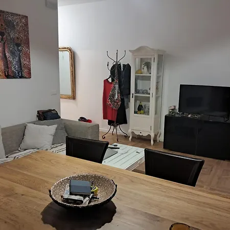 Pied-a-terre *